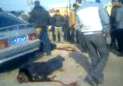 Один из погибших полицейских в Таразе. Кадр видеоролика с сайта youtube.com