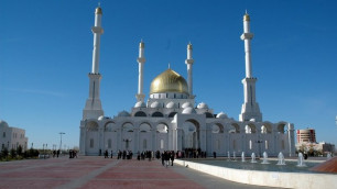 Казахстанские мечети попросили потише призывать на намаз