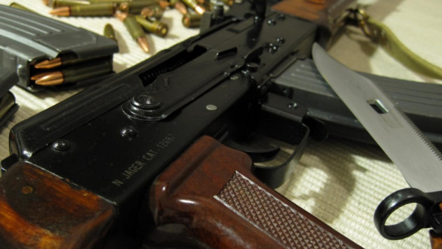 У предполагаемых убийц патрульных в Алматы нашли Калашников и пистолеты