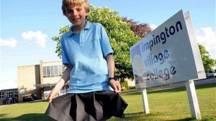 Британского мальчика в юбке признали защитником прав человека