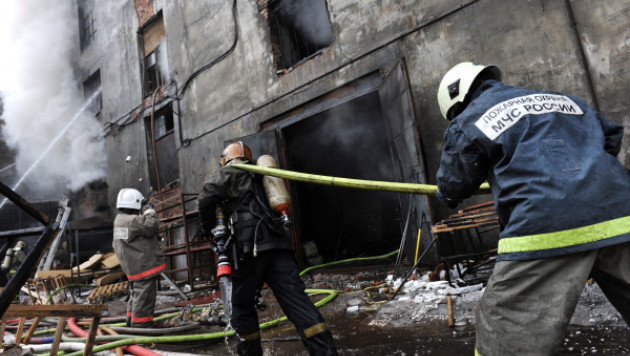 В Хабаровском крае хозяин горящего дома обстрелял пожарных