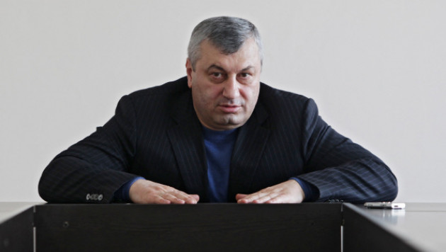 Кокойты назвал ситуацию в Южной Осетии "оранжевой революцией"