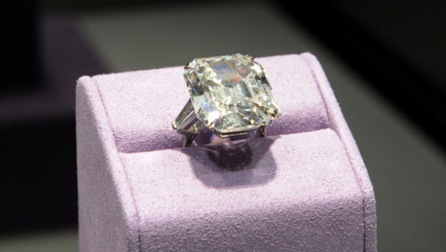 Бриллиантовое кольцо Лиз Тейлор продали за 9 миллионов долларов