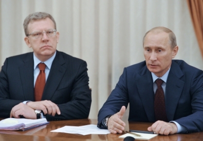 Председатель правительства РФ Владимир Путин (справа) и экс-министр финансов Алексей Кудрин. Фото ©РИА Новости