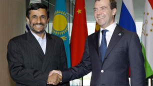 Медведев и Ахмадинежад обсудили иранскую ядерную проблему