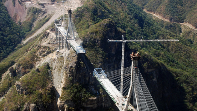 В Мексике открыли самый высокий мост в мире