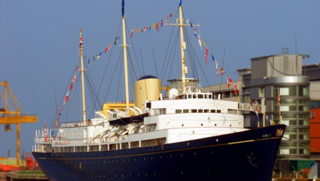 Британский министр предложил подарить королеве яхту за 90 миллионов долларов