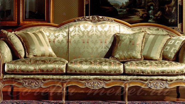 Дочь русского миллиардера выкинула из дома мебель на 100 тысяч долларов
