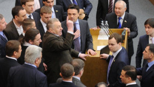 Жириновский пожаловался прокуратуре на освещение СМИ конфликта в Госдуме