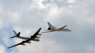 Бомбардировщики Ту-95 и Ту-22. Фото ©РИА Новости