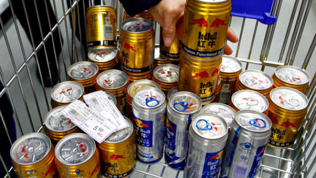 С полок супермаркетов Китая изъяли энергетик Red Bull