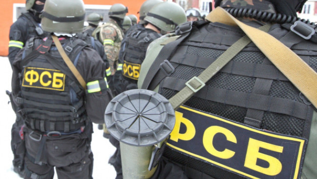 ФСБ арестовала гражданина США и помощника сенатора от Чечни