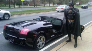 Полиция США задержала Бэтмена на Lamborghini
