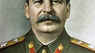 В РФ учителя и родители выступили против продажи тетрадей с портретом Сталина