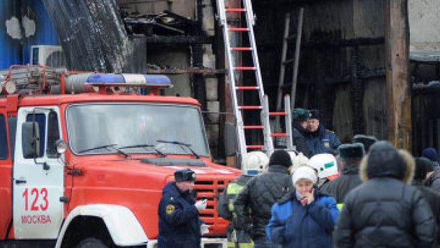 Число погибших в пожаре на рынке в Москве достигло 17