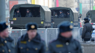 К зданию Госдумы стянули отряды полиции