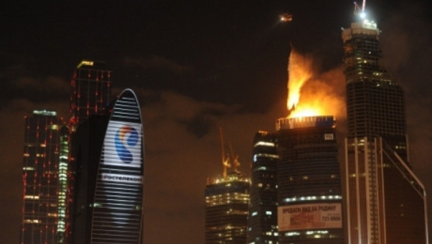 Часть горевшей башни в "Москва-Сити" демонтируют
