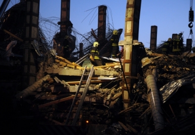 На месте обрушения здания на юге Москвы. Фото РИА Новости, Владимир Астапкович
