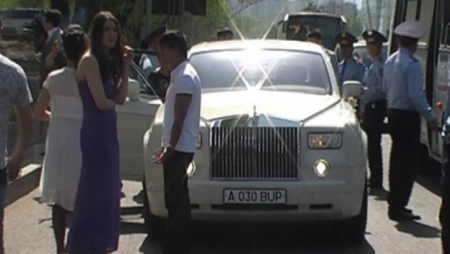 В Алматы гость свадьбы открыл огонь из кортежа