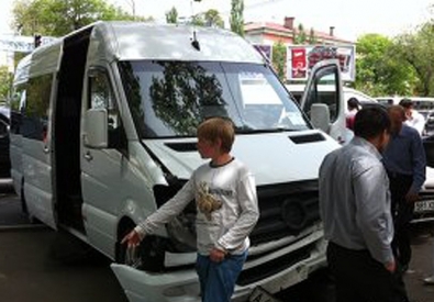 Автобус из кортежа Сергея Нарышкина. Фото ©РИА Новости. Михаил Егорин