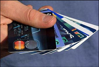 В казахстанском банке заблокировали операции с карточками