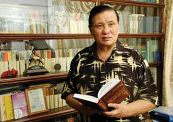 Казахстанский писатель стал кавалером ордена Державина 
