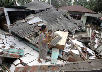В Индонезии произошло землетрясение в 7,4 балла