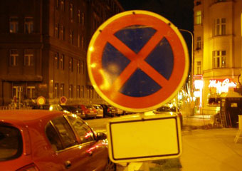В Алматы машинам запретят останавливаться ближе 30 метров от перекрестка 
