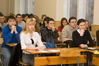 Казахстанские студенты переплачивают за образование из-за сотрудников вузов