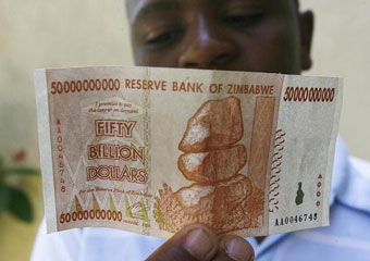 ЮАР попросила 2 миллиарда долларов для спасения экономики Зимбабве