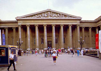 В Британском музее выставили  5 древних коллекций
