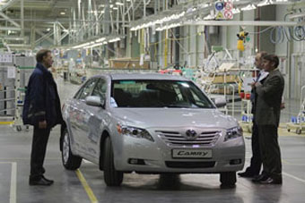 Toyota сокращает рабочий день и зарплату сотрудникам