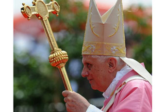 Авторитетный журнал обвинил Папу Римского в искажении науки