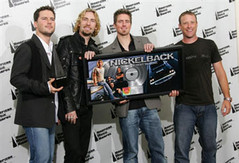 Nickelback взяли три награды Juno Awards в Канаде