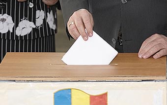 ЦИК Молдавии разрешила оппозиции проверить списки избирателей 