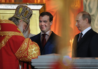 Патриарх поздравил с Пасхой президента России