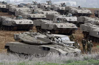 Тяжелая бронетехника израильской армии подошла к сектору Газа