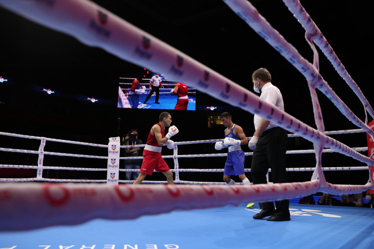20-летний казахстанский боксер вышел в полуфинал чемпионата мира и гарантировал медаль. Фото 2