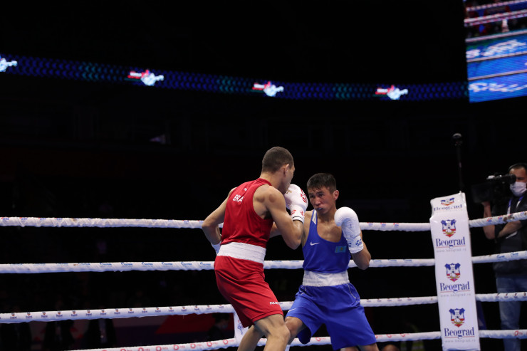 20-летний казахстанский боксер вышел в полуфинал чемпионата мира и гарантировал медаль. Фото 1