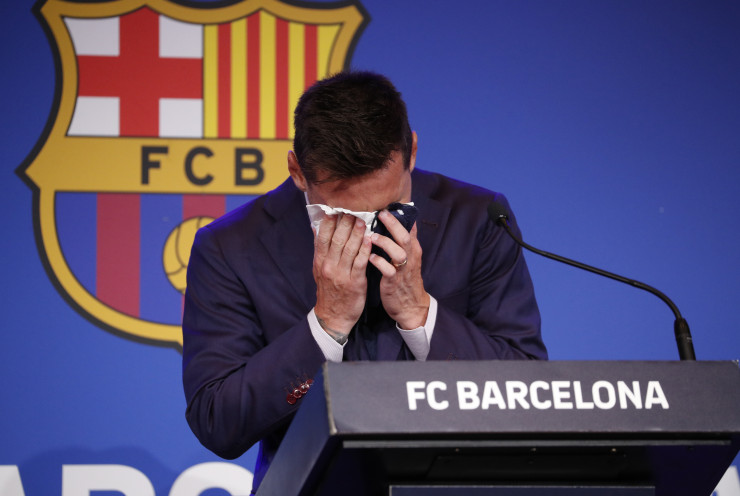 Месси расплакался на прощальной конференции в "Барселоне". Фото 4