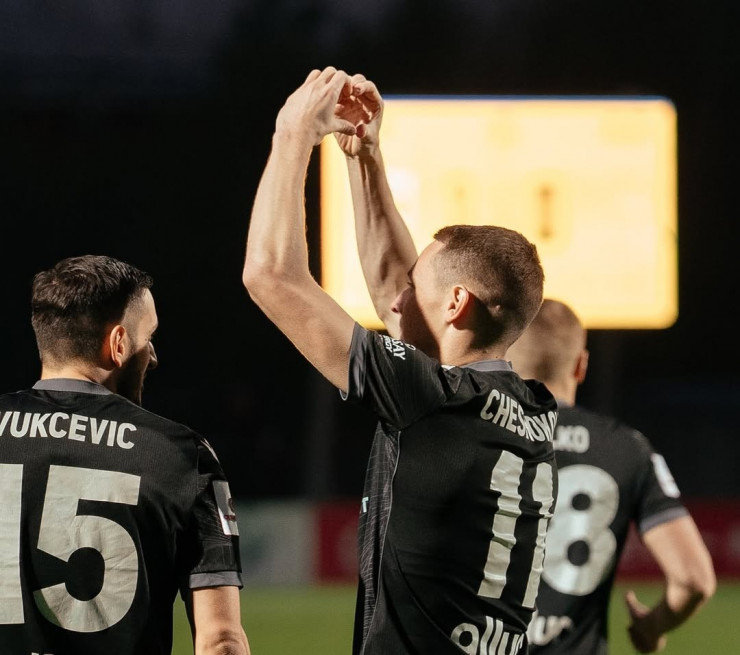 Ислам Чесноков - лидер 