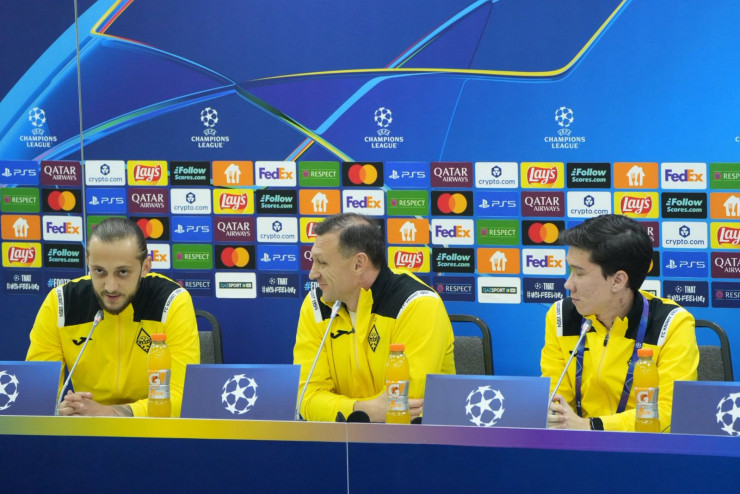 Гиорги Зария и Рафаэль Уразбахтин перед матчем с 