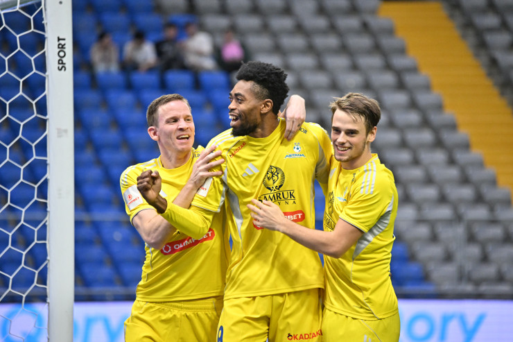 Марин Томасов, Джеффри Чинеду и Станислав Басманов в 