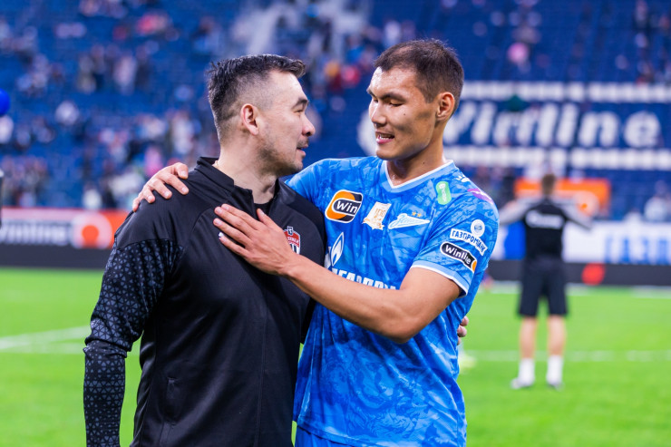 Нуралы Алип и тренер 