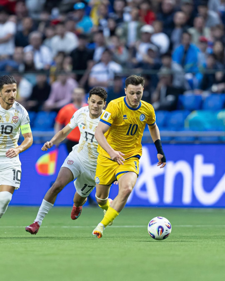 Максим Самородов в матче с Северной Македонией