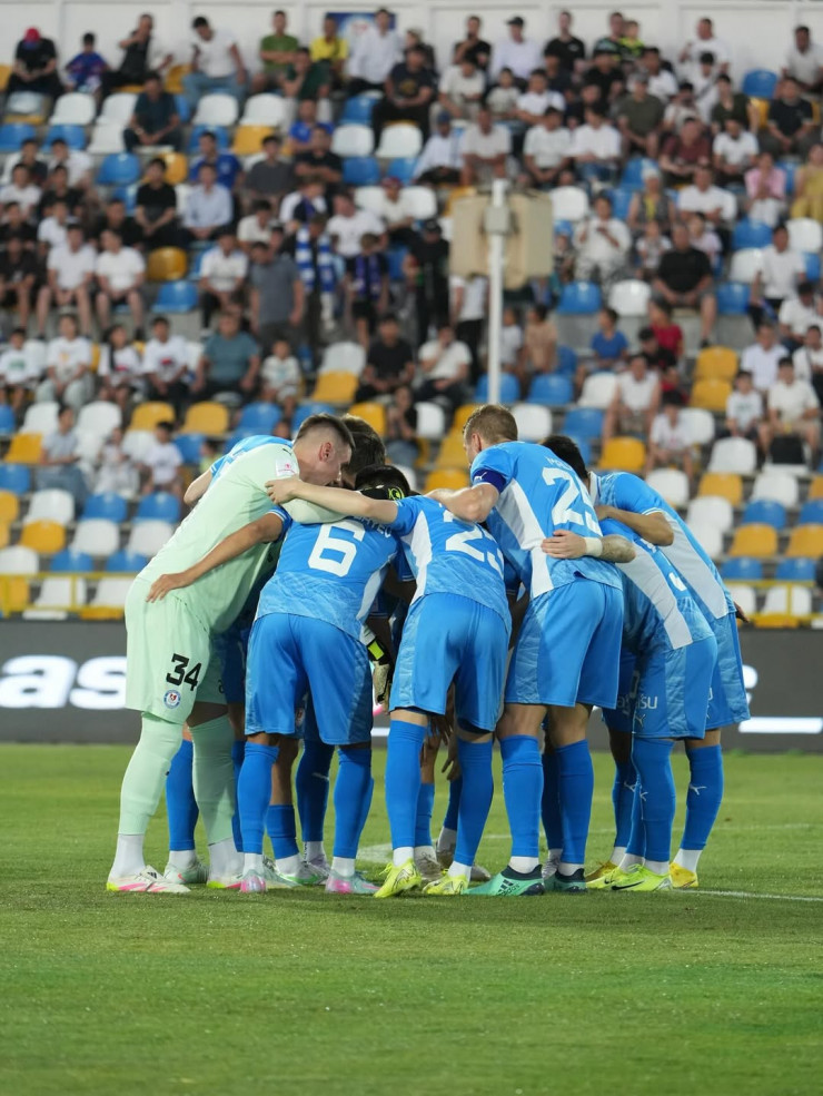 Футболисты 