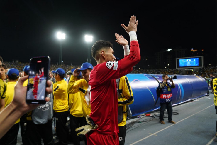 Темирлан Анарбеков после выигранной серии пенальти с 