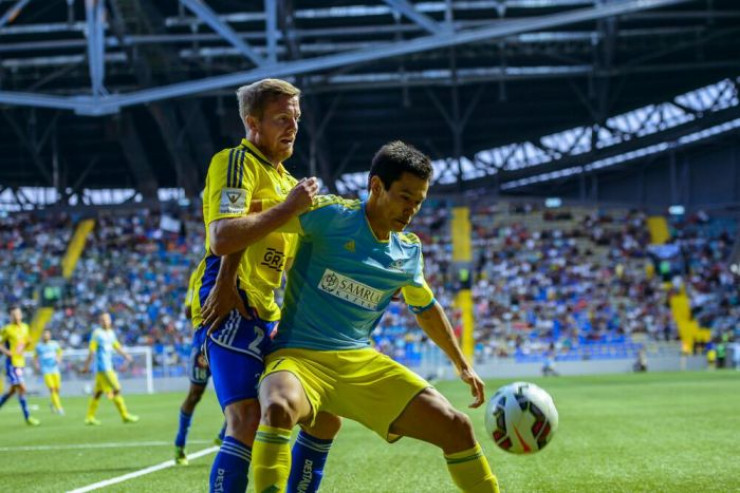 Танат Нусербаев в игре с ХИКом