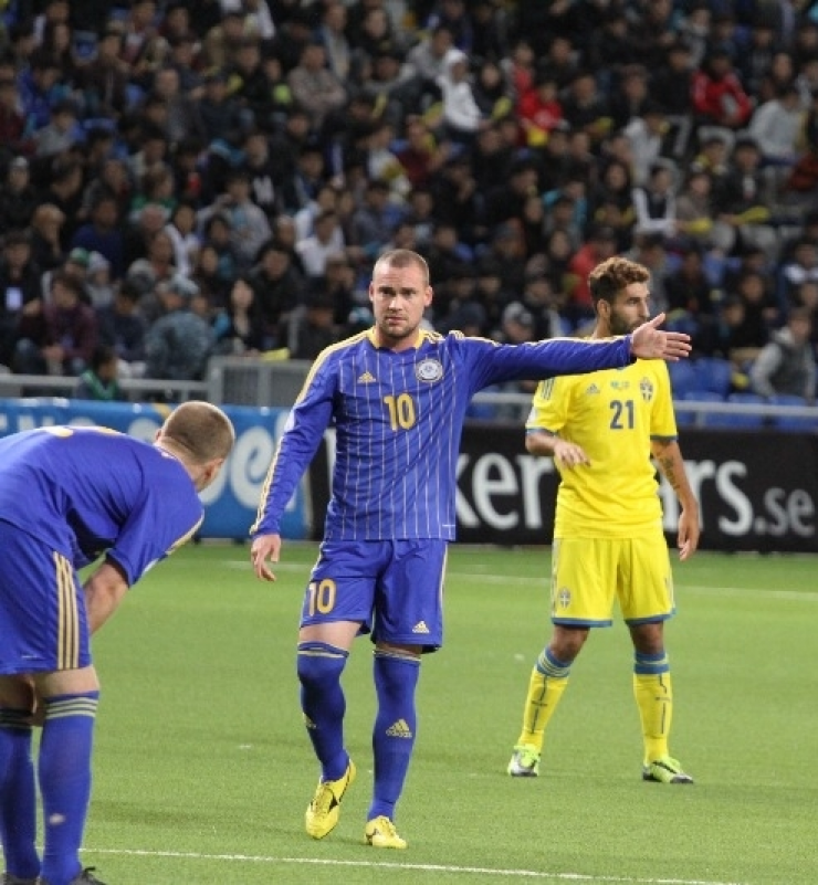 Марат Хайруллин в матче Казахстан - Швеция