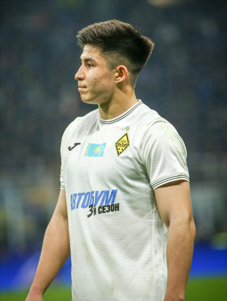 Дастан Сатпаев в матче 